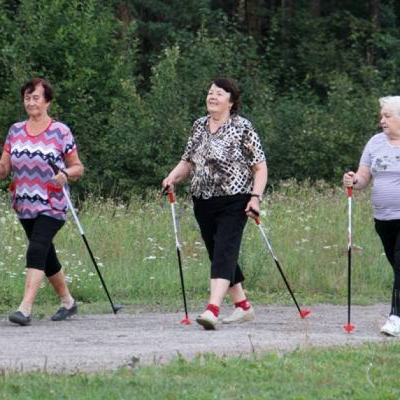 спортивное состязание "Главное ребята , сердцем не стареть"